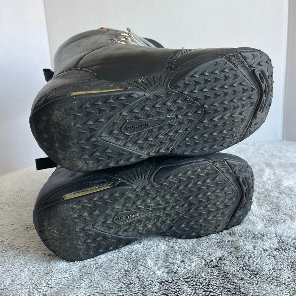 Burton (BRTN) Boxer Black Snowboard Boots with Yellow Accents Men SZ 8